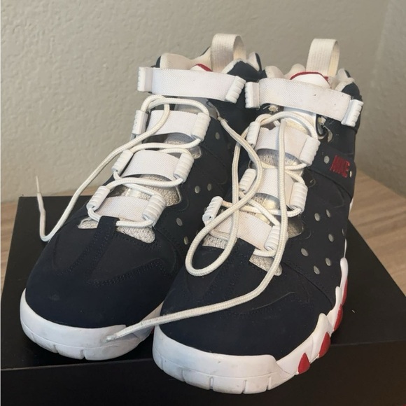 Nike shoes - Picture 2 of 2